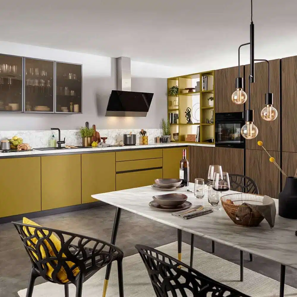 Schüller moderne L-Küche mit Wangenregal