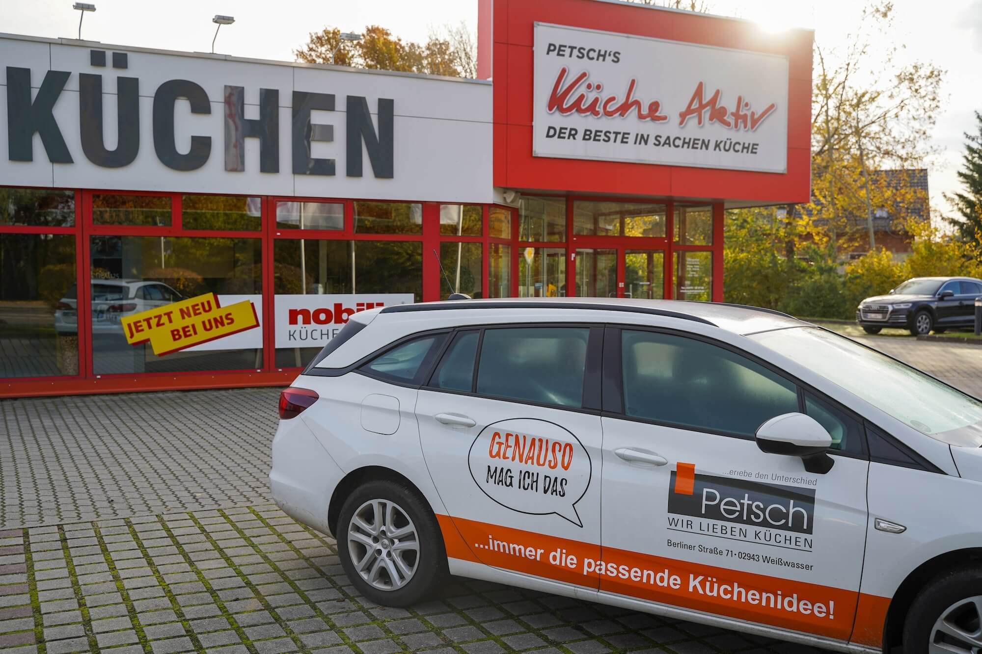 Küche Aktiv mit Firmenwagen