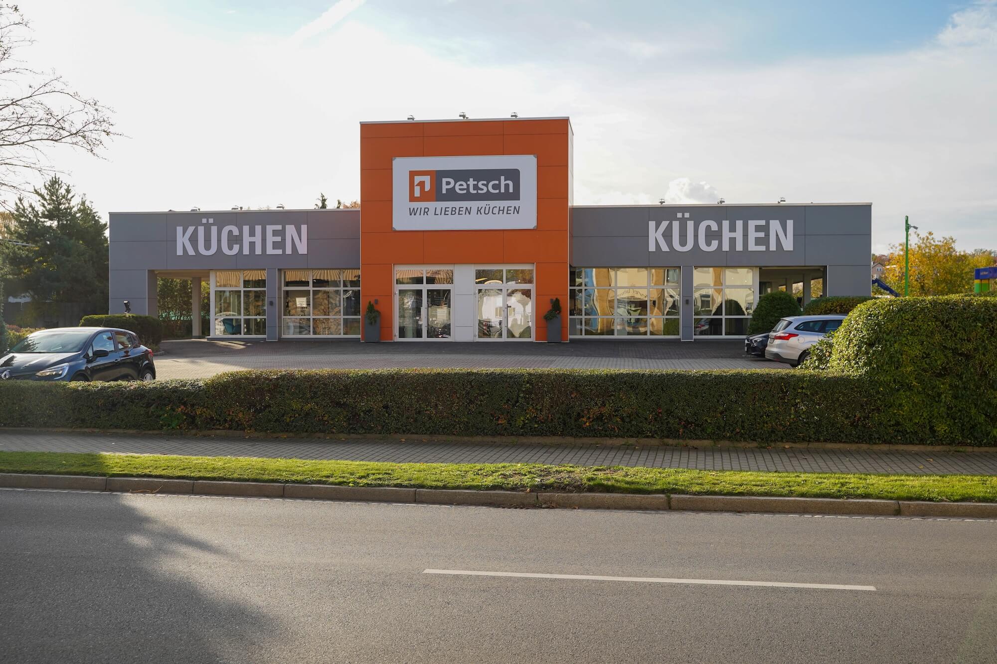 Küchen Petsch Außen - fern